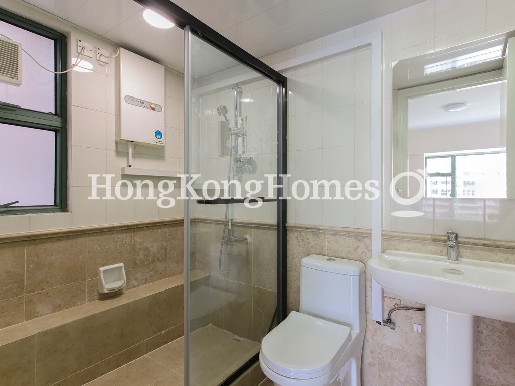 Master Bathroom — Robinson Place - Block 02, Mid-levels West