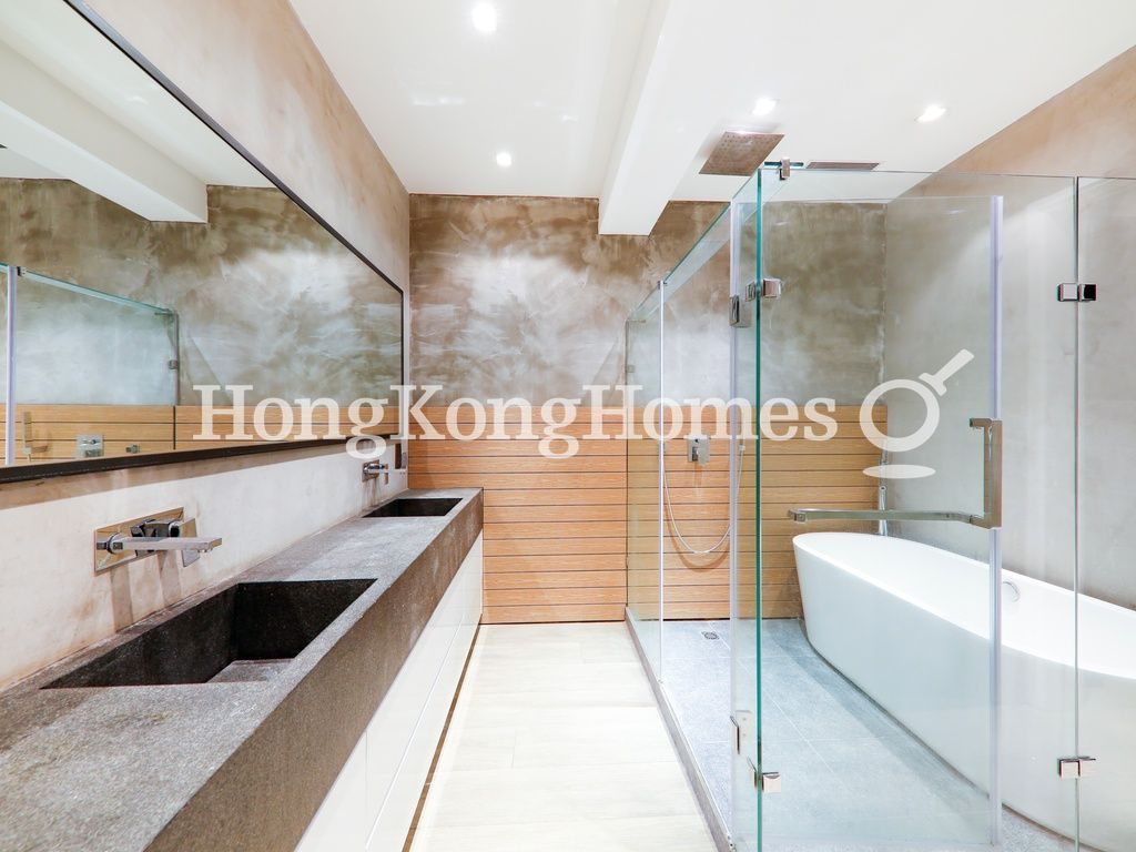 Master Bathroom — Robinson Road, Mid-levels West