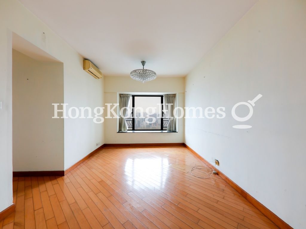 Living and Dining Room — Sorrento Tower - 5, Tsim Sha Tsui