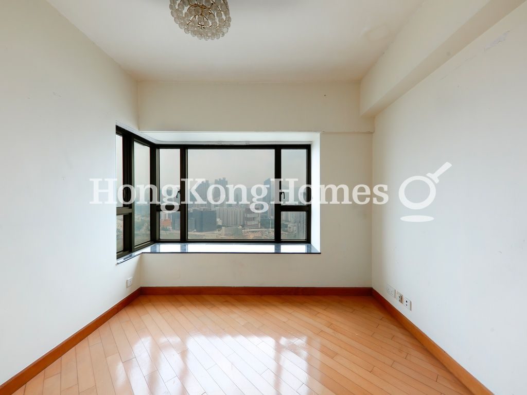 Master Bedroom — Sorrento Tower - 5, Tsim Sha Tsui