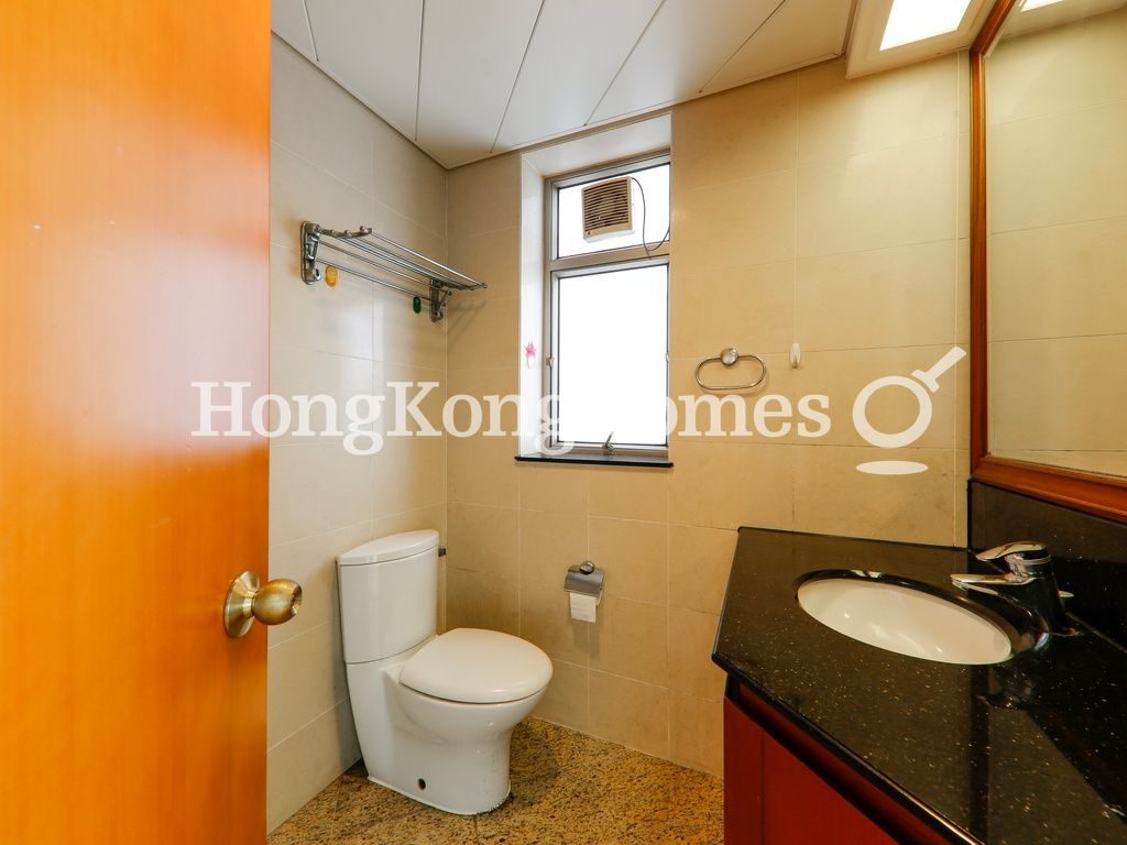 Master Bathroom — Sorrento Tower - 5, Tsim Sha Tsui