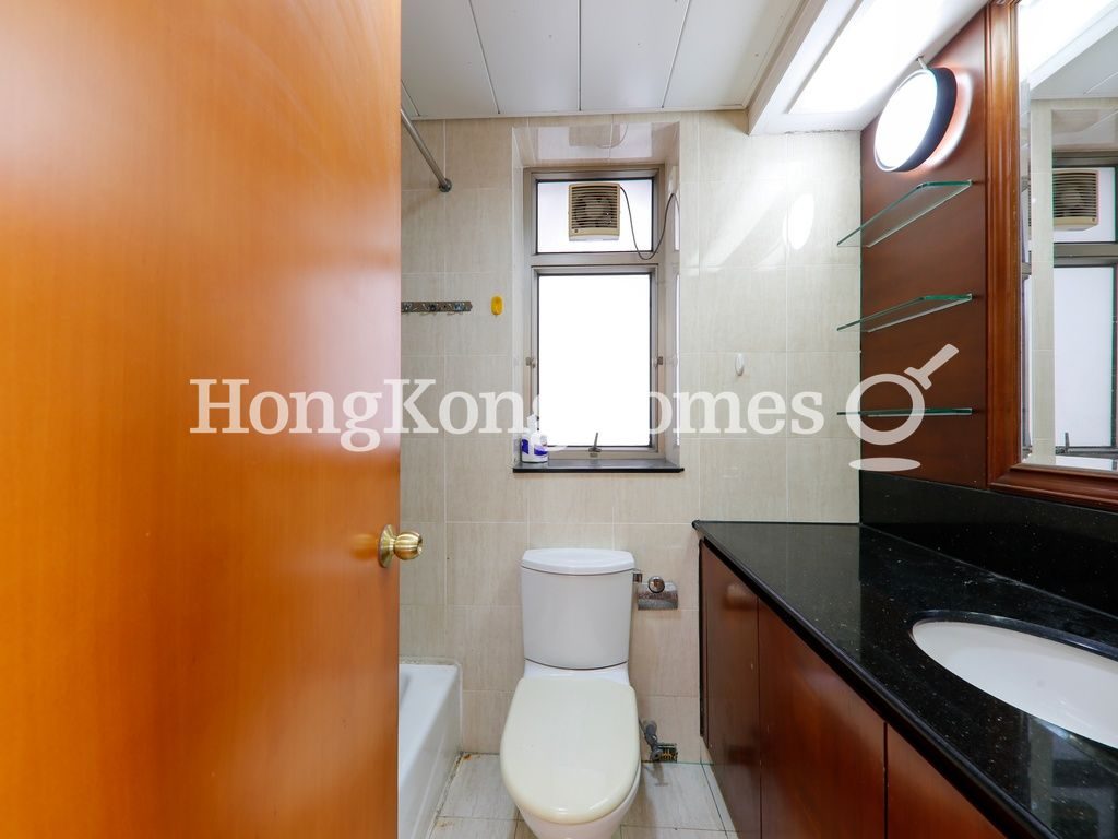 Guest Bathroom — Sorrento Tower - 5, Tsim Sha Tsui