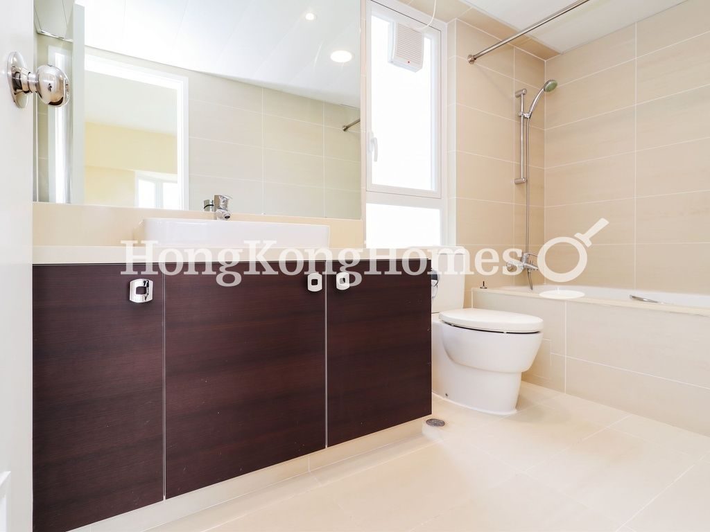 Master Bathroom — The Redhill Peninsula - Block 02, Tai Tam