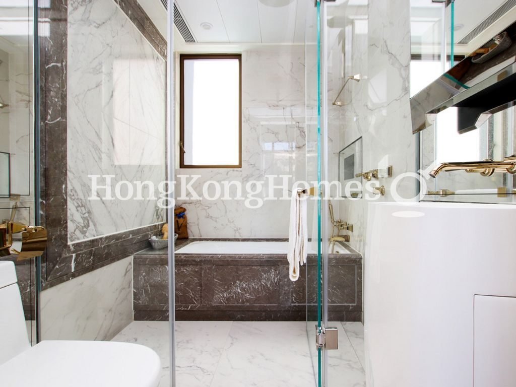 Ensuite Bathroom — Castle One, Mid-levels West