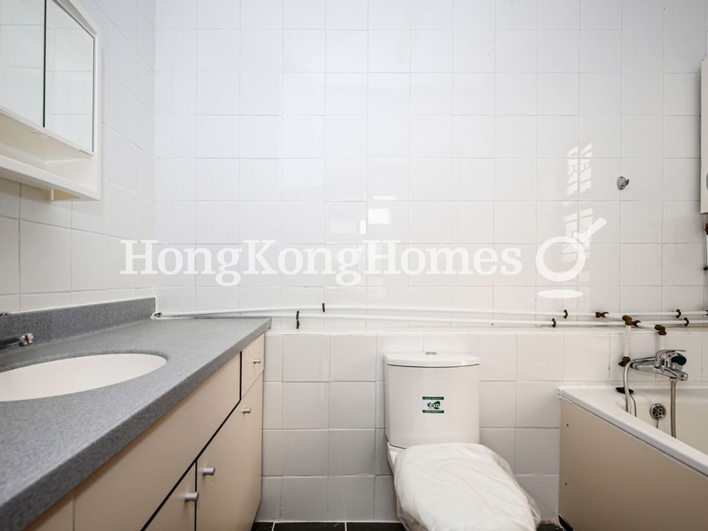 Master Bathroom — Eden Gardens - Block 01, Shatin / Fo Tan