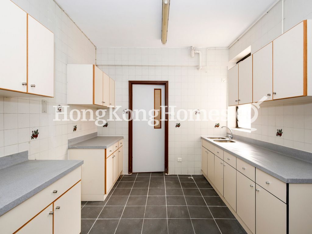 Kitchen — Eden Gardens - Block 01, Shatin / Fo Tan