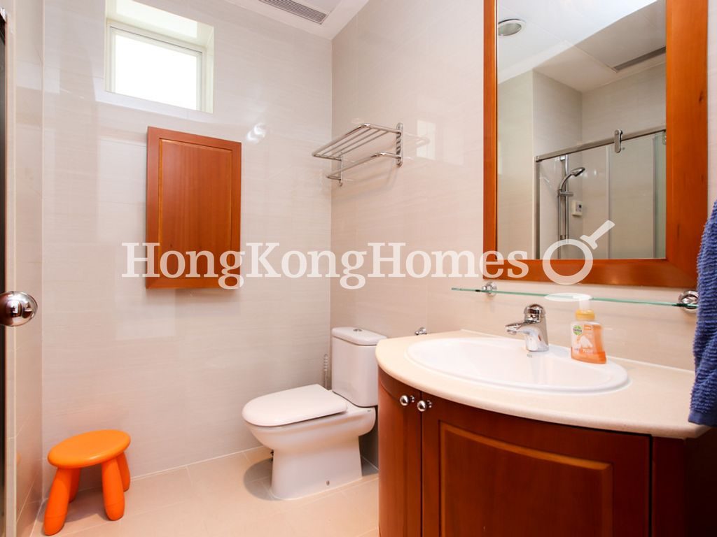 Guest Bathroom — Starcrest - Tower 1, Wan Chai