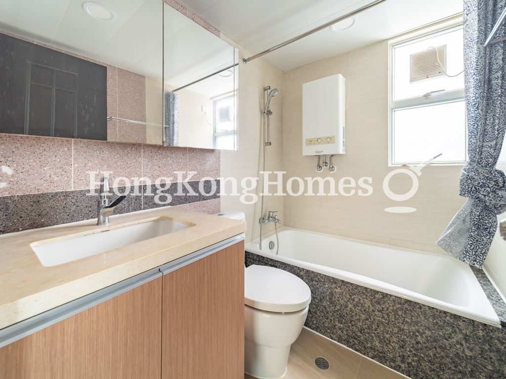Master Bathroom — The Regalis, Pokfulam