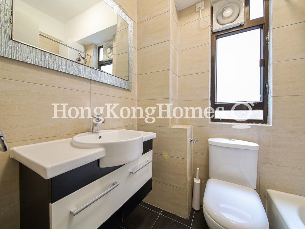 Guest Bathroom — Wong Nai Chung Road, 77-79, Happy Valley