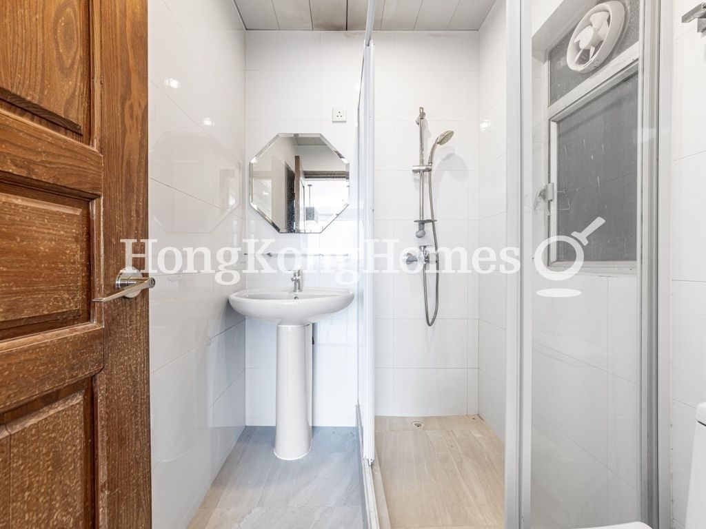 Guest Powder Room — Las Pinadas, Clear Water Bay