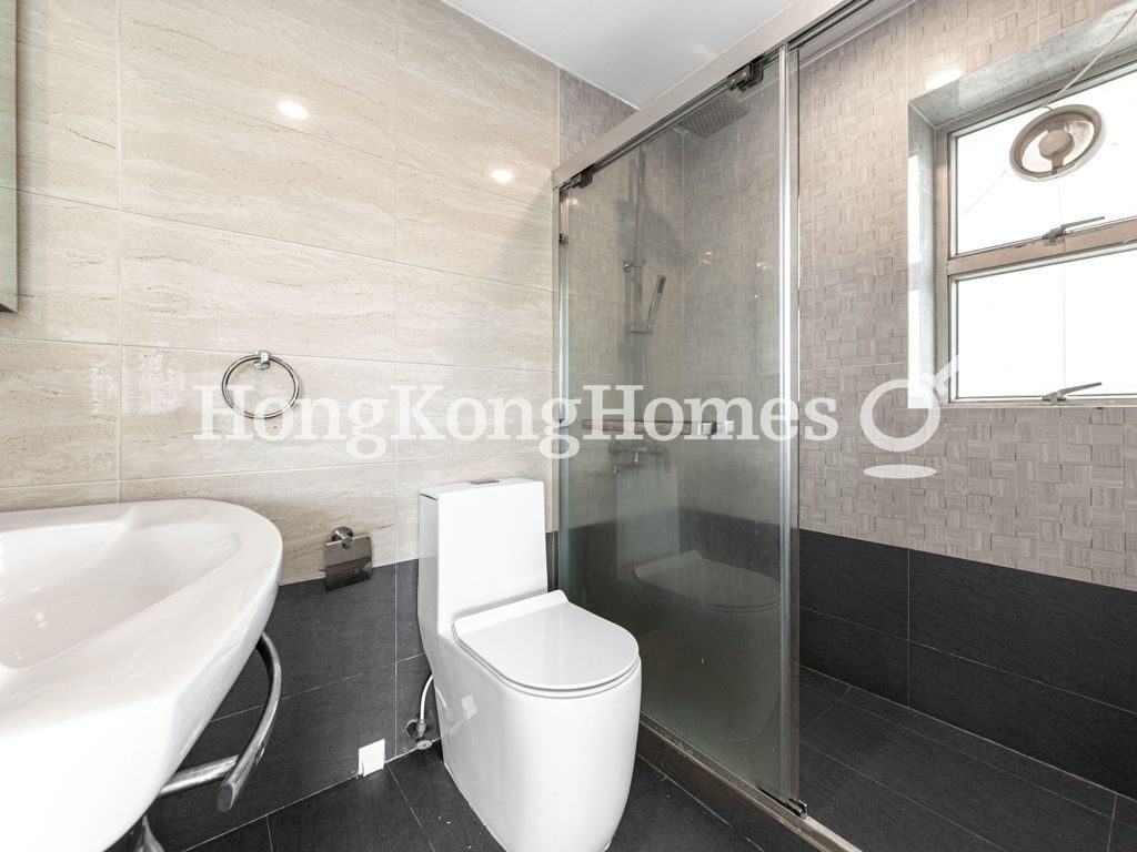 Master Bathroom — Grand Deco Tower, Tai Hang