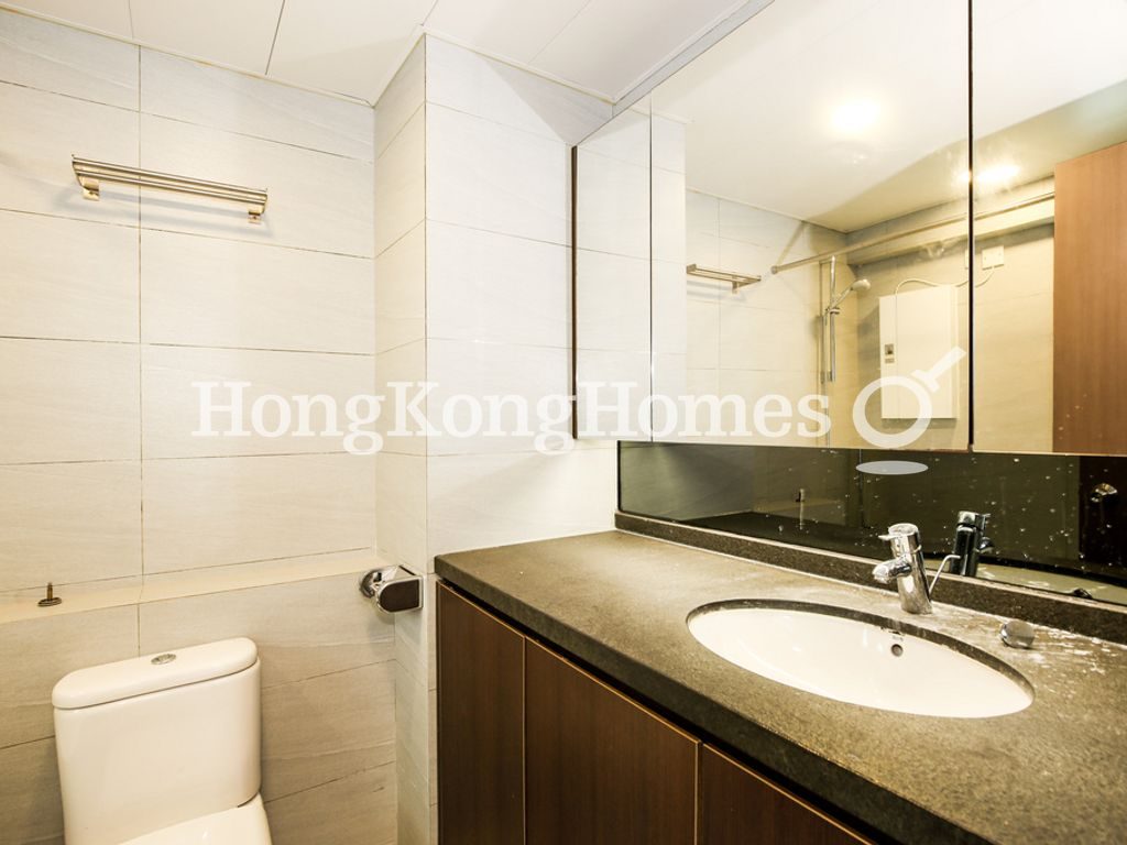 Guest Bathroom — Monmouth Villa, Mid-levels East