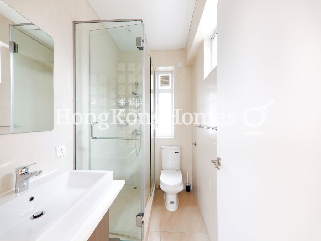 Master Bathroom — Arts Mansion, Happy Valley