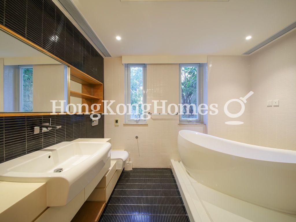 Master Bathroom — Best View Court, Mid-levels Central