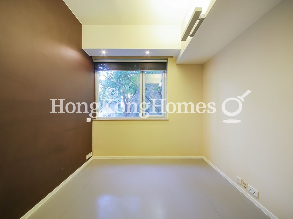Second Ensuite Bedroom — Best View Court, Mid-levels Central