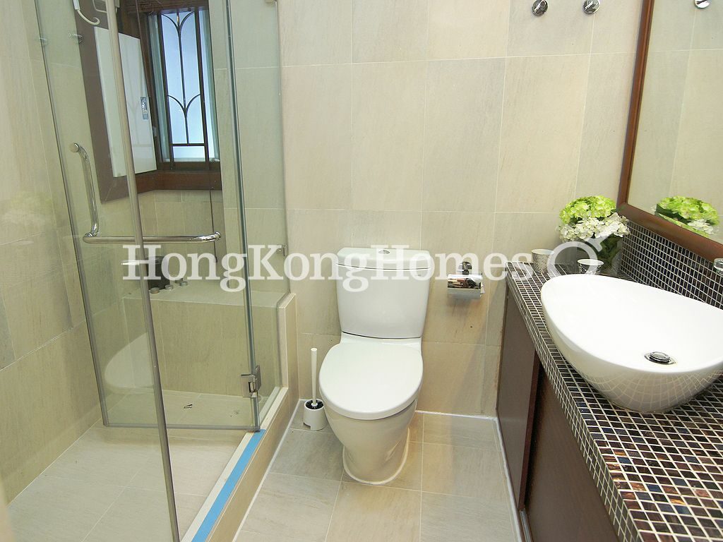 Guest Bathroom — Beaudry Tower, Mid-levels West