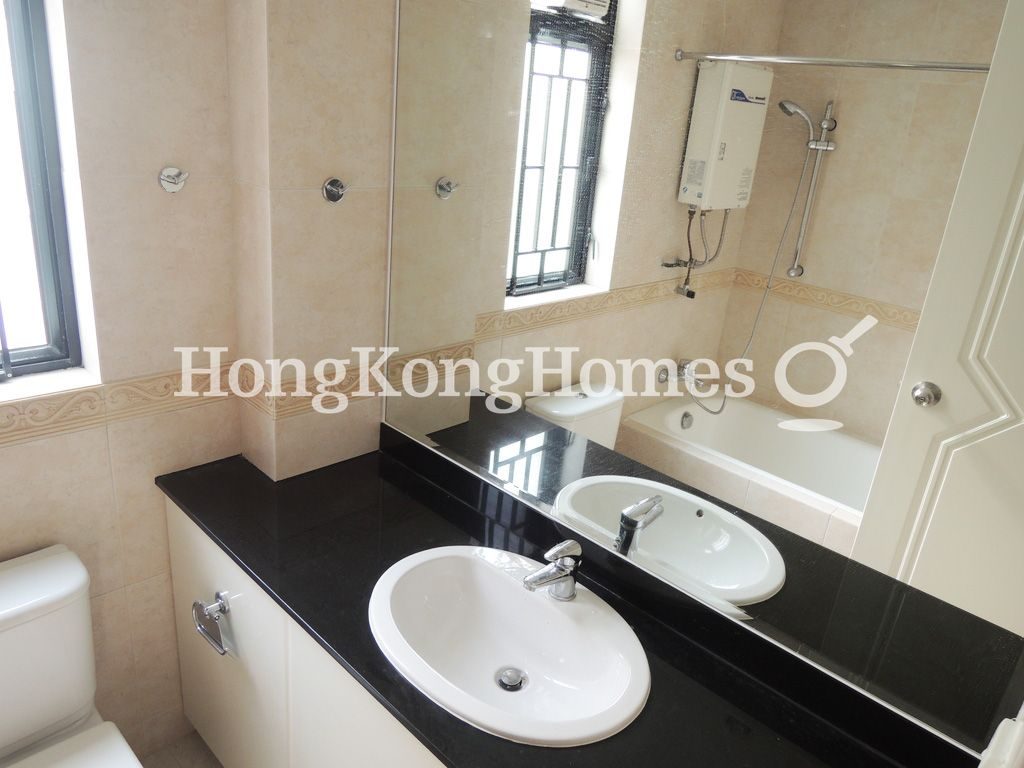 Master Bathroom — Floral Villas - House, Sai Kung