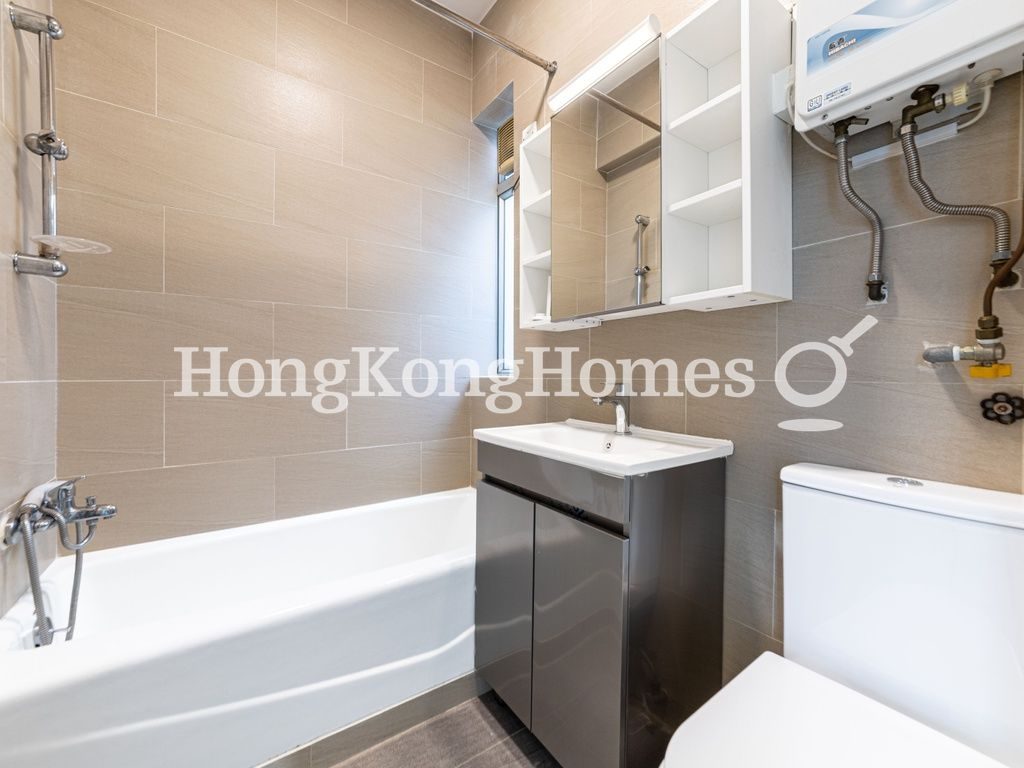 Master Bathroom — Marina Cove - Stage 02, Sai Kung