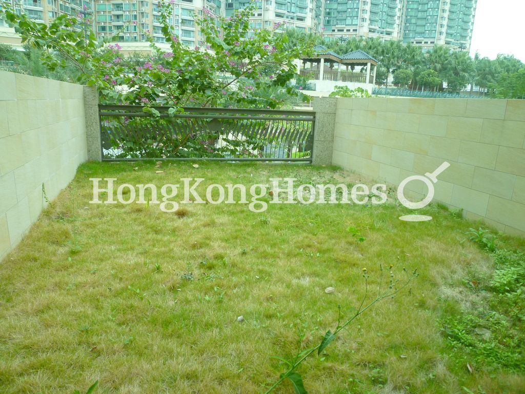 Private Garden off Living Room — Caribbean Coast - Phase 5 - La Mer, Tung Chung