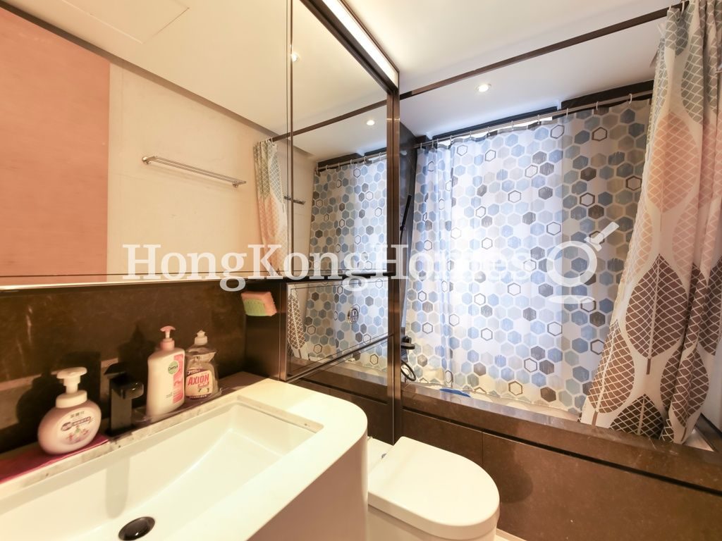 Guest Bathroom — Arezzo, Mid-levels West