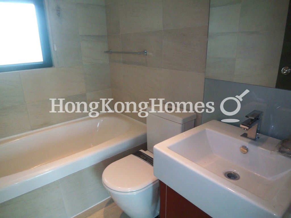 Master Bathroom — Grand Promenade - Tower 03, Quarry Bay
