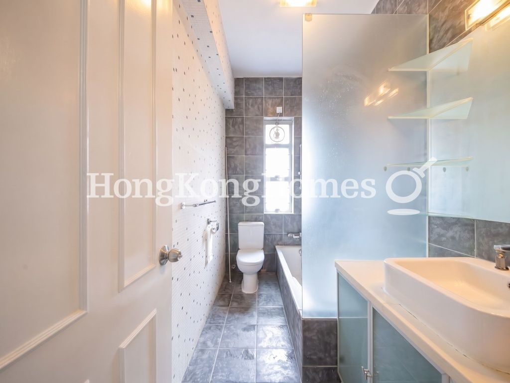 Guest Bathroom — Hong Lok Mansion, Mid-levels Central