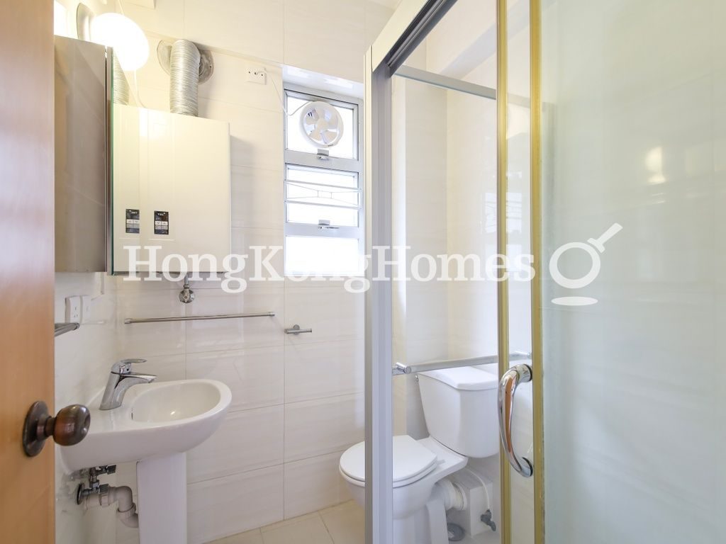 Guest Bathroom — Villa Verde - Block C, The Peak