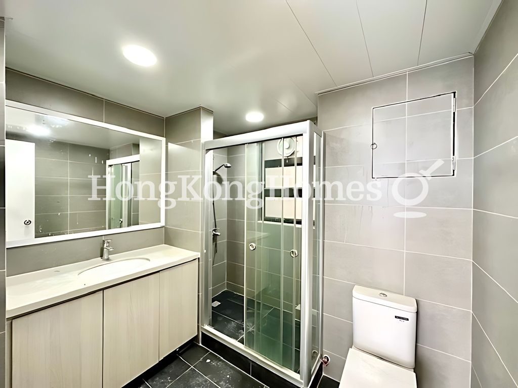 Master Bathroom — Wisdom Court - Block B, Mid-levels West