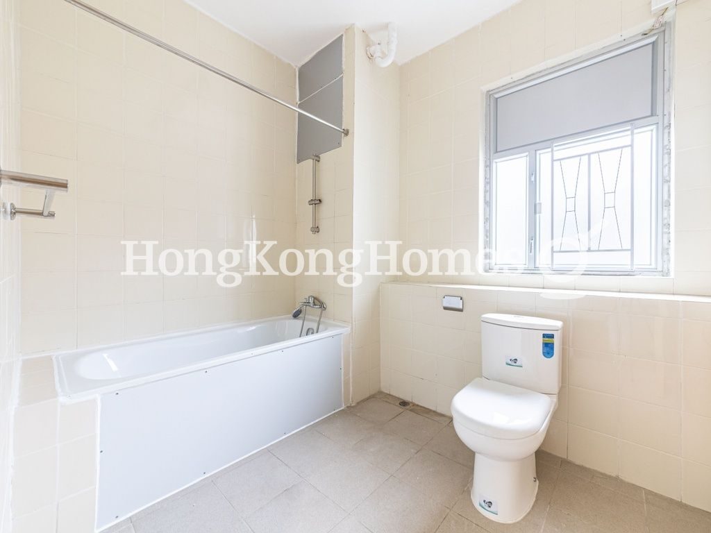 Guest Bathroom — Broadcast Drive, 87-91, Kowloon Tong