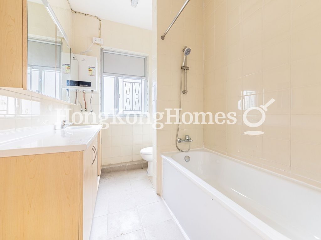 Master Bathroom — Broadcast Drive, 87-91, Kowloon Tong
