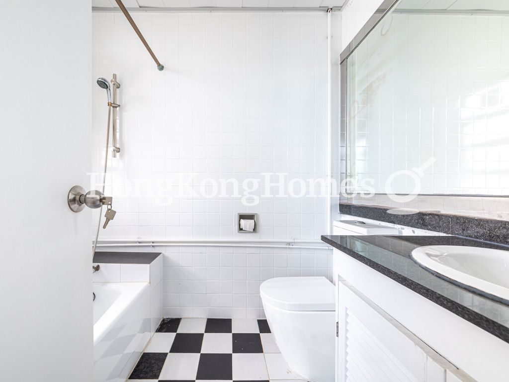 Master Bathroom — Four Winds, Pokfulam