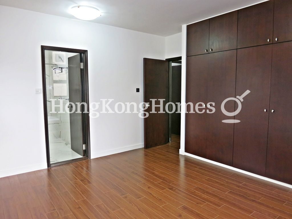 Built-in Wardrobe in Master Bedroom — The Broadville, Happy Valley