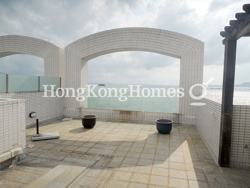 Private Roof Terrace — Aqua Blue - House, Gold Coast