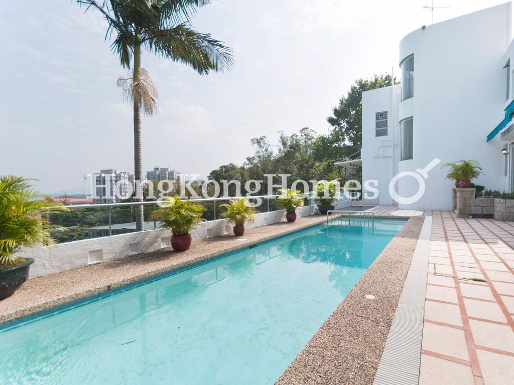 Communal Pool and Frontyard — Grand Chateau (Lot 1727, DD221), Sai Kung