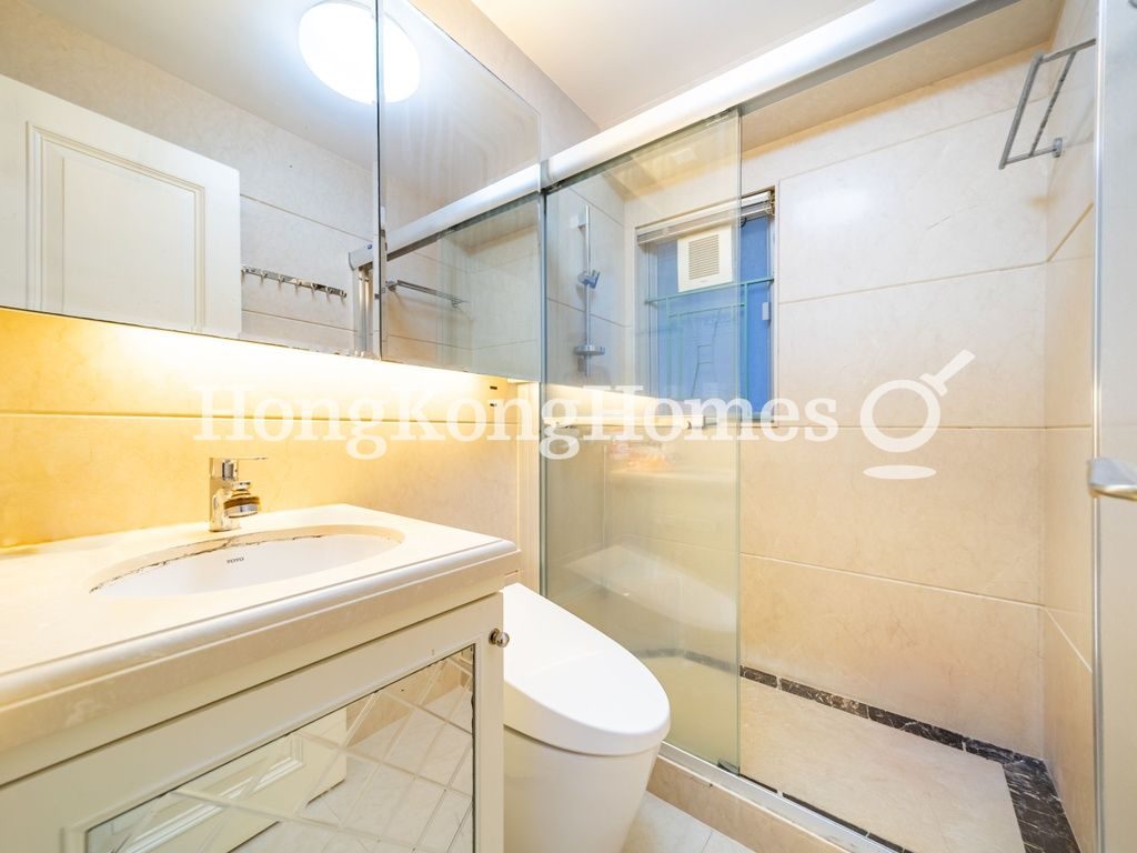 Guest Bathroom — Grand Promenade - Tower 03, Quarry Bay