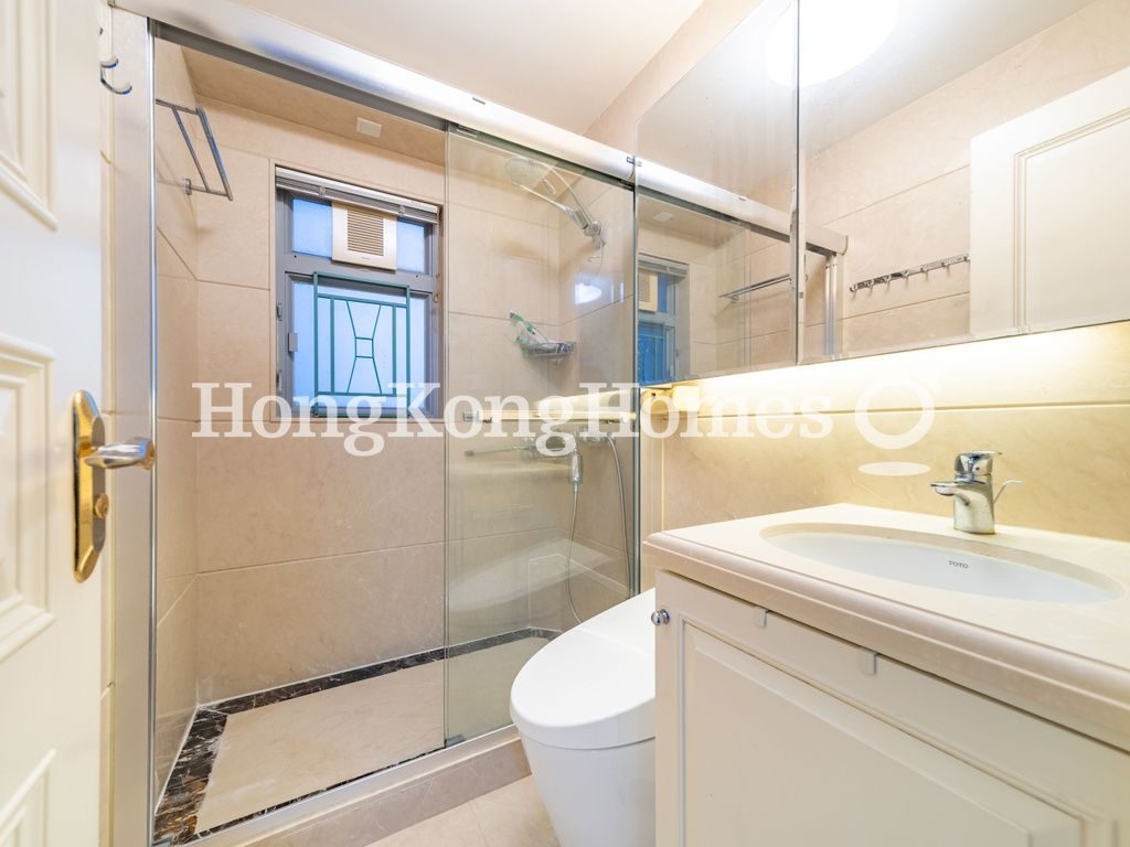 Master Bathroom — Grand Promenade - Tower 03, Quarry Bay