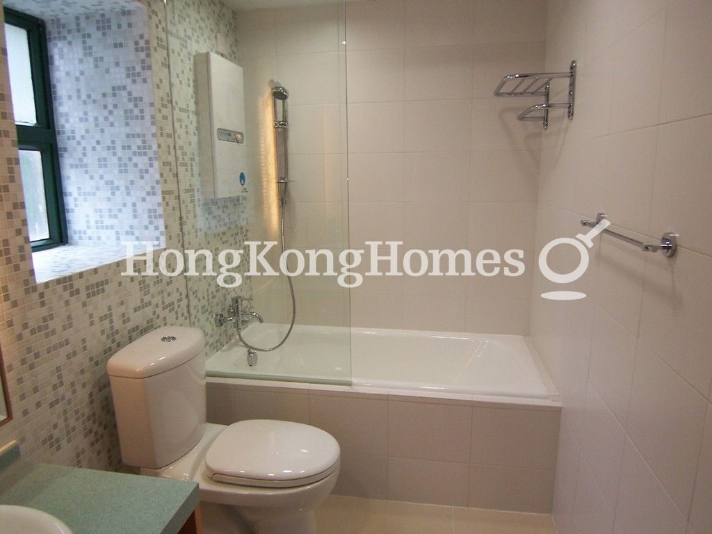 Master Bathroom — Monmouth Place, Mid-levels East