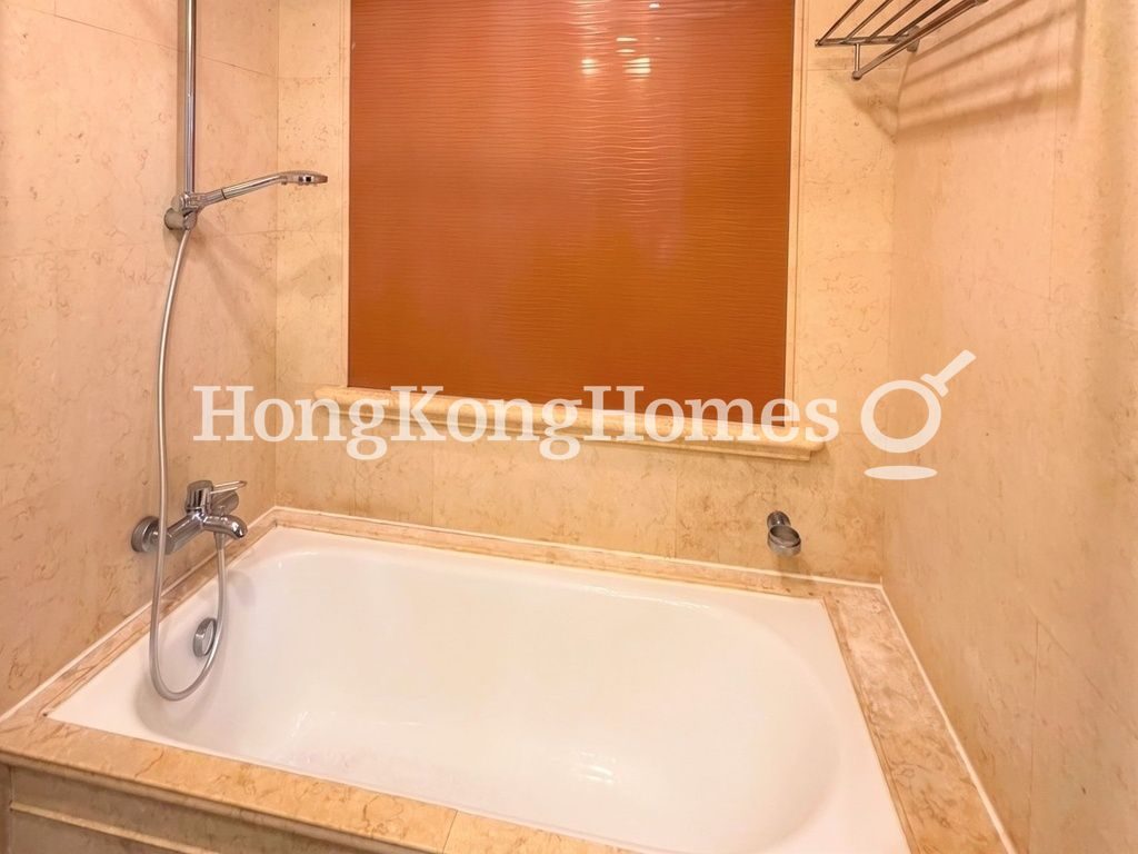 Guest Bathroom — Parc Palais - Blk 03, Ho Man Tin / Waterloo Road