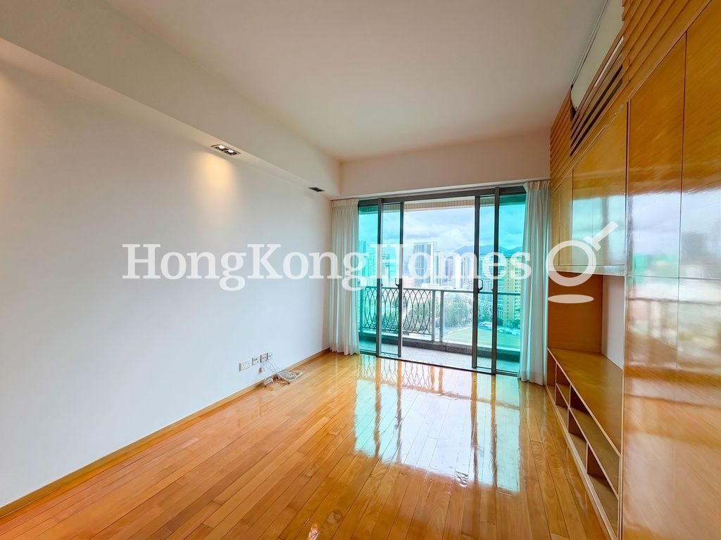 Living and Dining Room — Parc Palais - Blk 03, Ho Man Tin / Waterloo Road