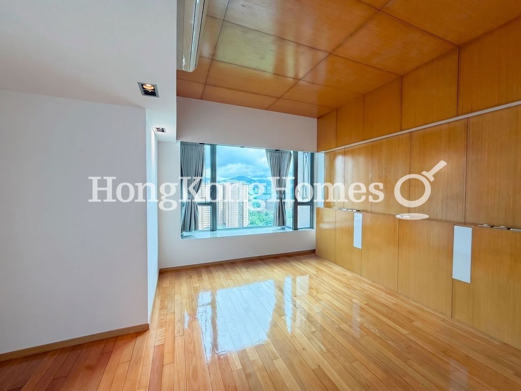 Master Bedroom — Parc Palais - Blk 03, Ho Man Tin / Waterloo Road
