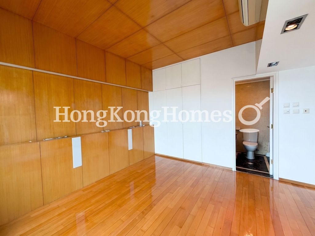 Master Bedroom — Parc Palais - Blk 03, Ho Man Tin / Waterloo Road