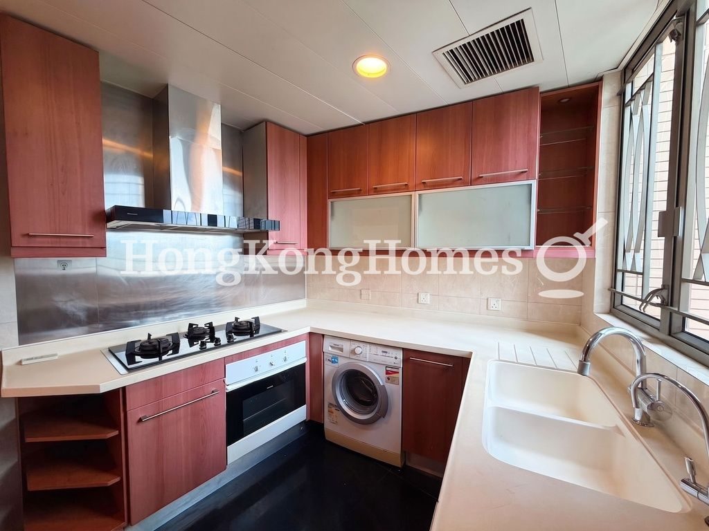 Kitchen — Parc Palais - Blk 03, Ho Man Tin / Waterloo Road