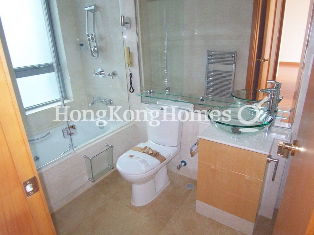 Master Bathroom — Residence Bel-air - Phase 04, Peak Tower 07, Pokfulam