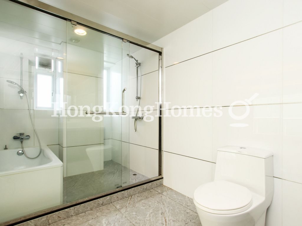 Master Bathroom — Villa Cecil - Phase II Block 2, Pokfulam