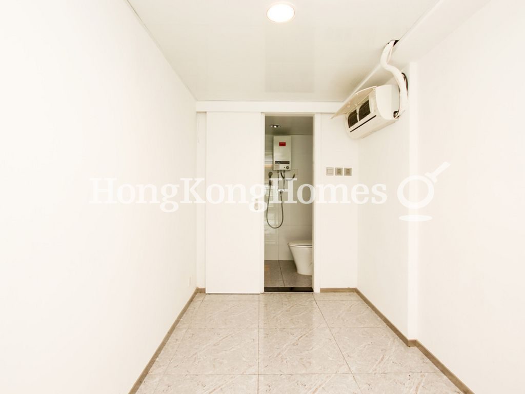Maid's Room and Washroom — Villa Cecil - Phase II Block 2, Pokfulam