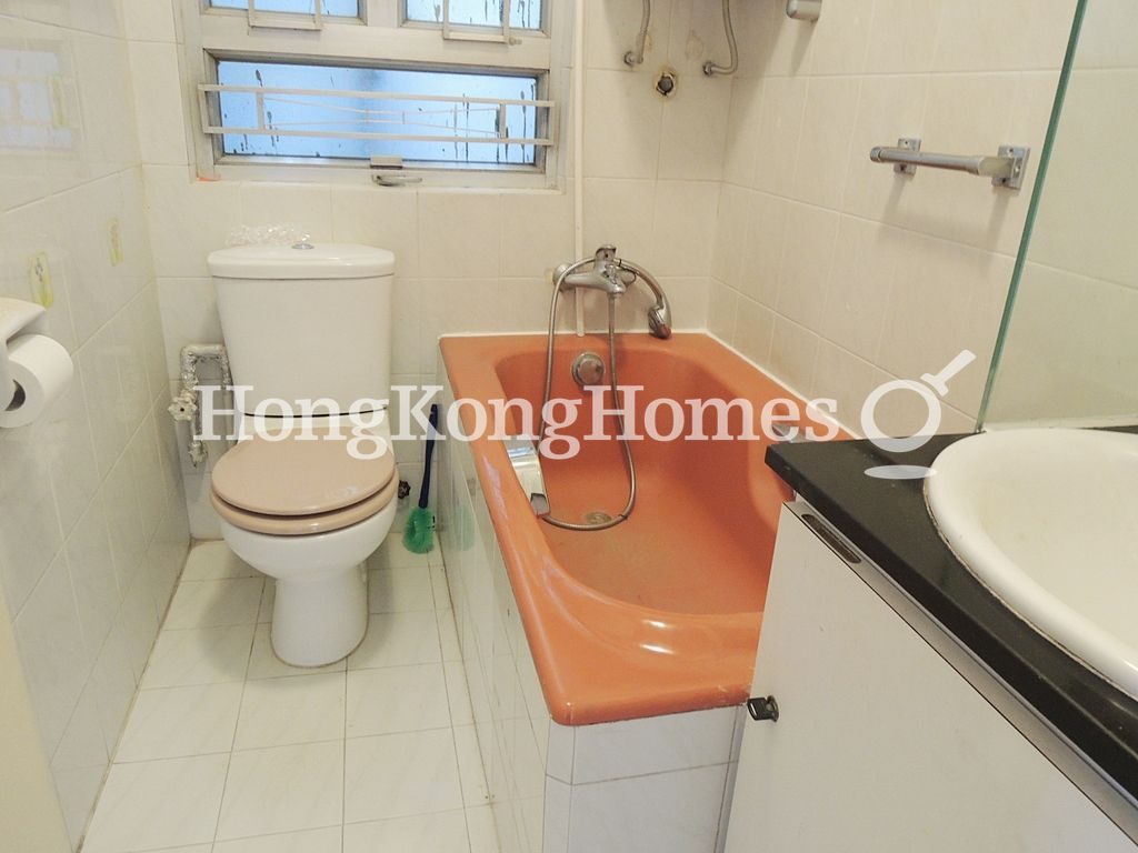 Guest Bathroom — Grand View Court, Ho Man Tin / Waterloo Road
