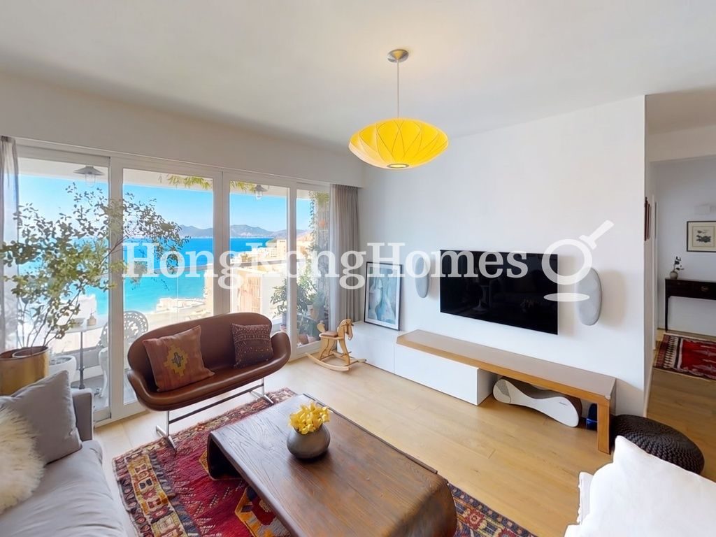 Living Area — Baguio Villa - Block 27, Pokfulam
