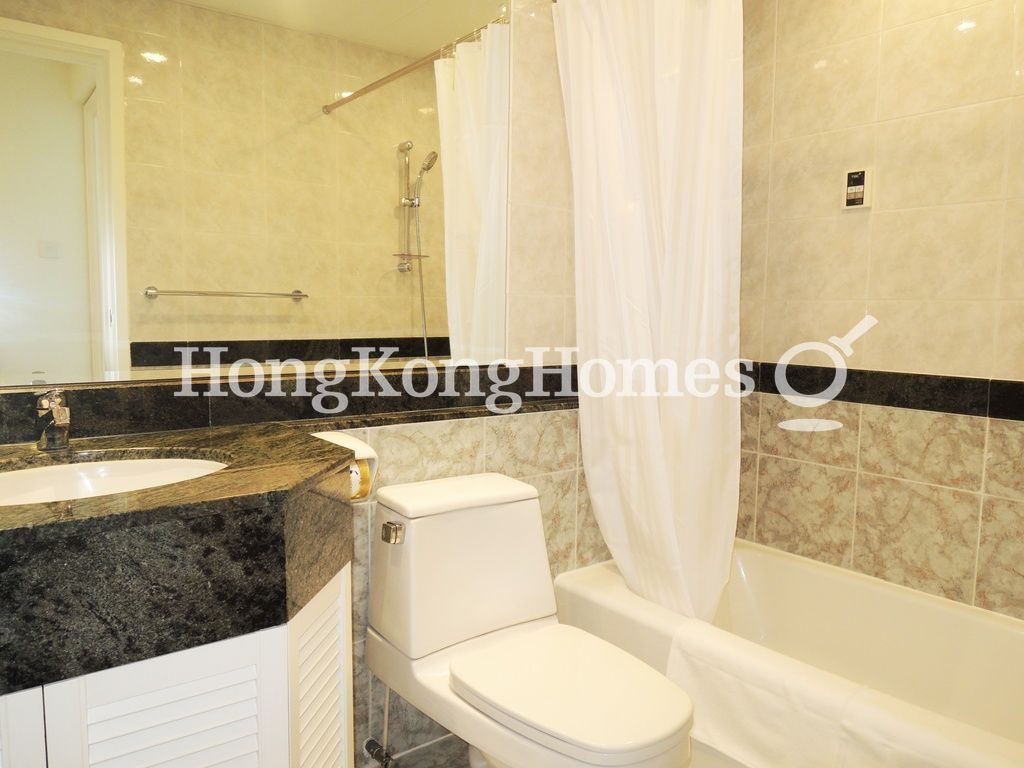 Guest Bathroom — Kennedy Road, 150, Mid-levels East