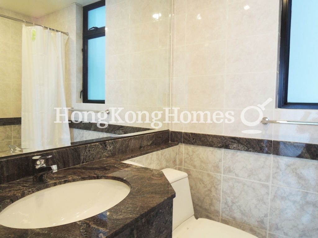 Master Bathroom — Kennedy Road, 150, Mid-levels East