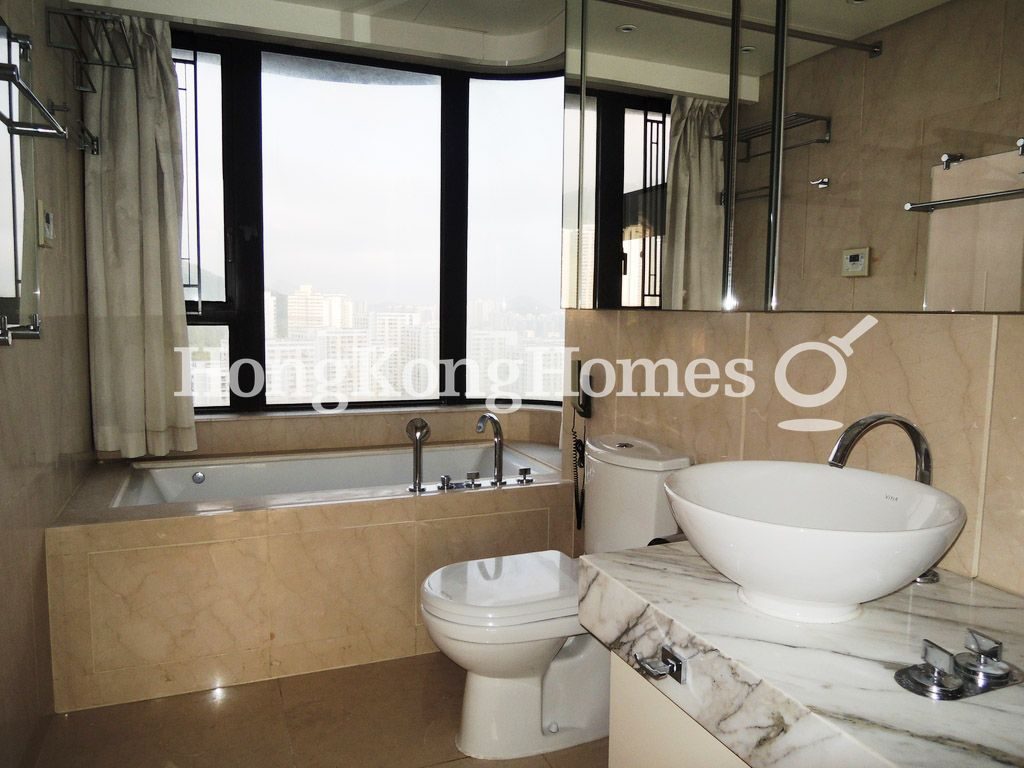 Master Bathroom — Residence Bel-Air - Phase 06 - Bel-Air No. 8, Tower 7, Pokfulam